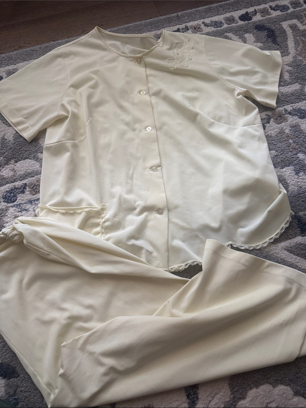Vintage Shadowline rare Women's yellow Button-Front Sleep Set with Lace Trim M